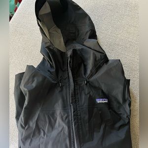 Patagonia black women’s windbreaker